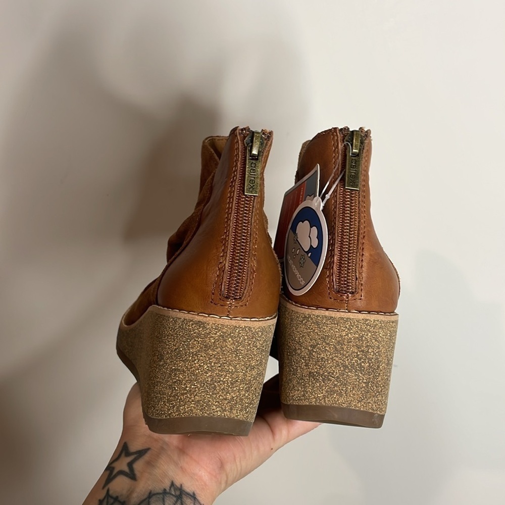 Aetrex | Brown Kara Ankle Wedge Suede Boots Size 10.5-11 NWOB - Picture 4 of 6